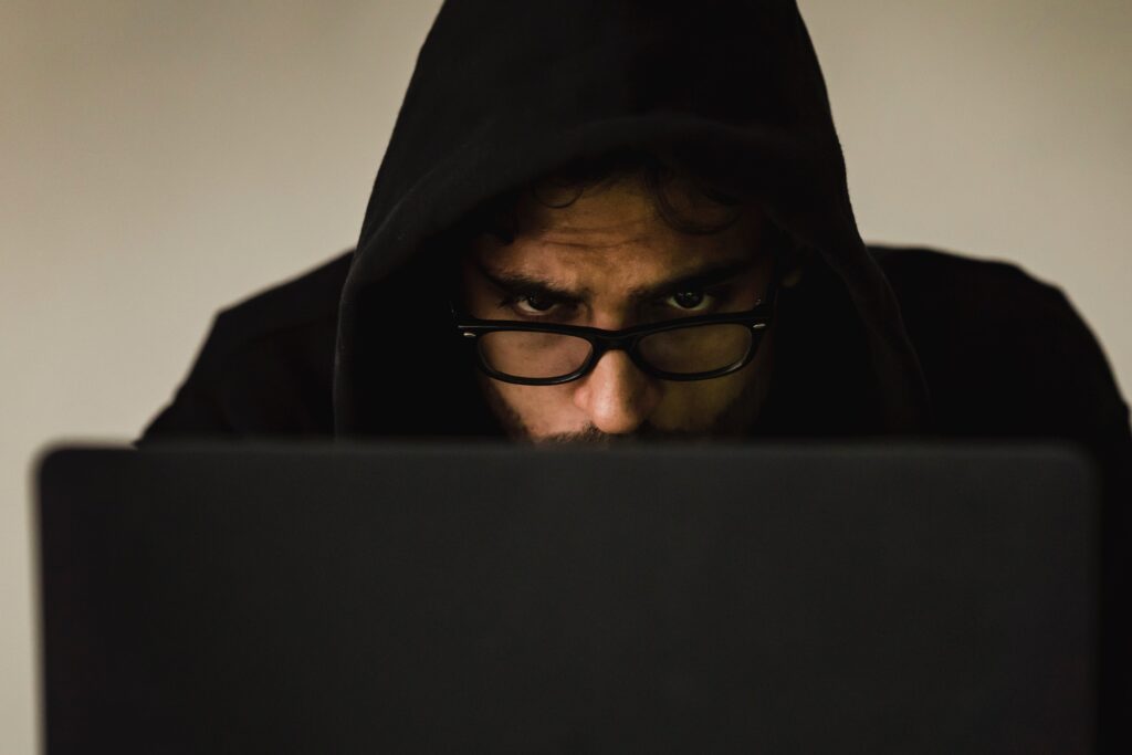 A guide on avoiding student loan scams